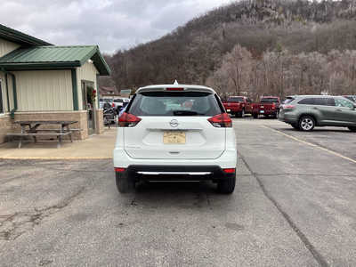 2019 Nissan Rogue, $11990. Photo 9