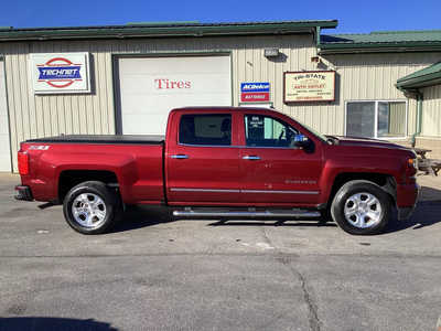 2017 Chevrolet 1500 Crew Cab, $27990. Photo 3