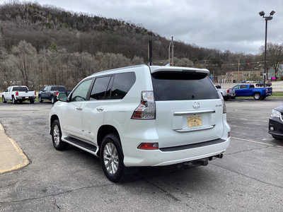 2018 Lexus GX Series, $28990. Photo 6