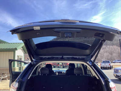 2019 Ford Edge, $13990. Photo 10