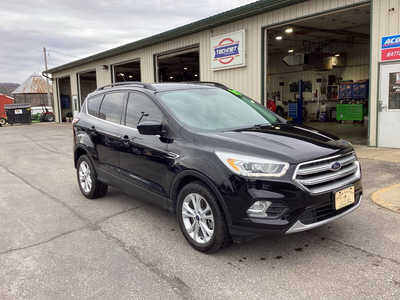 2017 Ford Escape, $12990. Photo 2