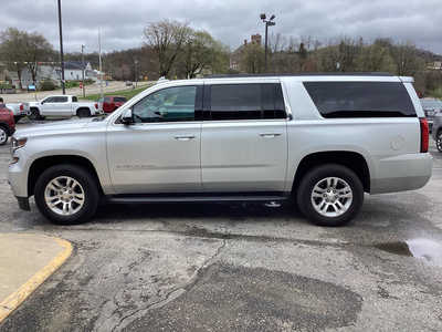 2020 Chevrolet Suburban, $27990. Photo 10