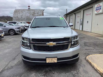 2020 Chevrolet Suburban, $27990. Photo 3