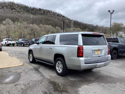 2020 Chevrolet Suburban, $27990. Photo 6