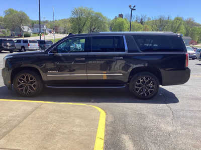 2020 GMC Yukon XL, $36990. Photo 6