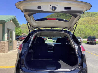 2016 Nissan Rogue, $10990. Photo 5