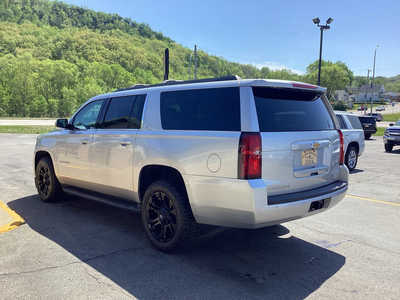 2019 Chevrolet Suburban, $29990. Photo 5