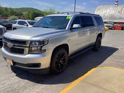 2019 Chevrolet Suburban, $29990. Photo 8