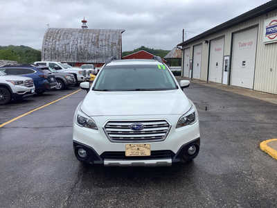 2017 Subaru Outback, $14990. Photo 3