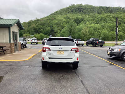 2017 Subaru Outback, $14990. Photo 4