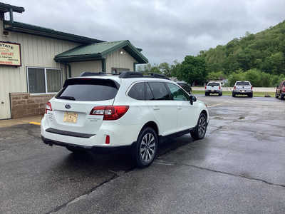 2017 Subaru Outback, $14990. Photo 6