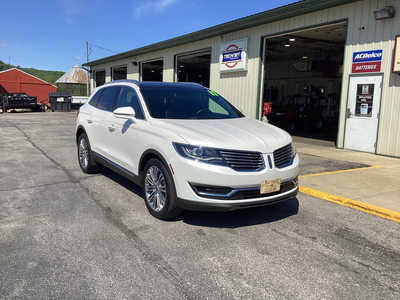 2017 Lincoln MKX, $22990. Photo 2