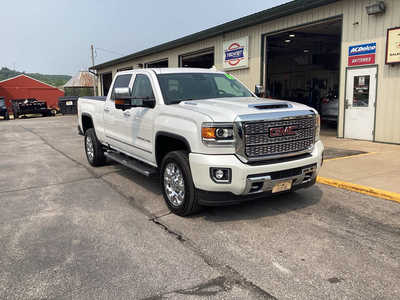 2018 GMC 2500 Crew Cab, $46990. Photo 2