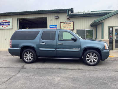 2007 GMC Yukon XL, $7990. Photo 4