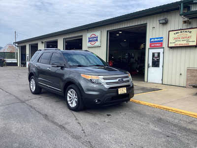 2015 Ford Explorer, $12990. Photo 2