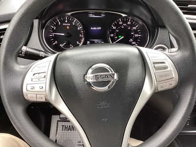 2015 Nissan Rogue, $10990. Photo 12