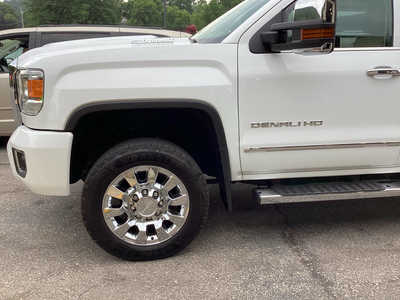 2017 GMC 2500 Crew Cab, $41990. Photo 10