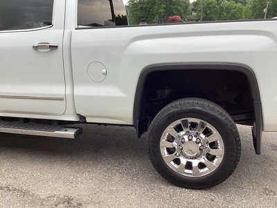 2017 GMC 2500 Crew Cab, $41990. Photo 11