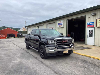 2017 GMC 1500 Crew Cab, $25990. Photo 2
