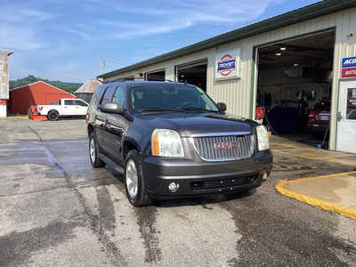 2011 GMC Yukon, $6990. Photo 2
