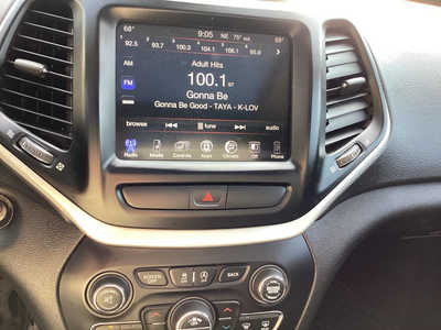 2017 Jeep Cherokee, $11990. Photo 11