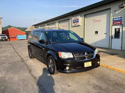 2017 Dodge Caravan, Grand, $11990. Photo 2