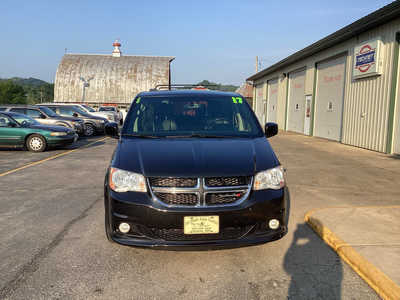 2017 Dodge Caravan, Grand, $11990. Photo 3