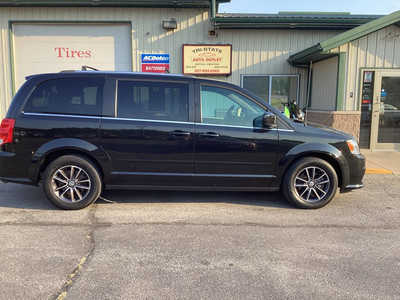2017 Dodge Caravan, Grand, $11990. Photo 4