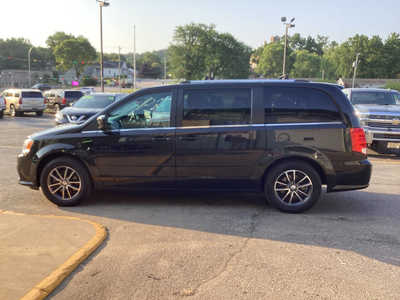 2017 Dodge Caravan, Grand, $11990. Photo 6