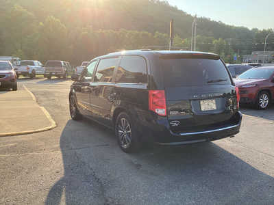 2017 Dodge Caravan, Grand, $11990. Photo 7