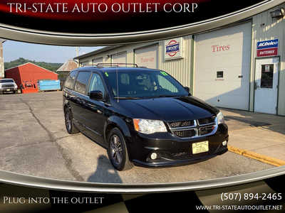 2017 Dodge Caravan, Grand, $11990. Photo 1