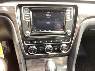 2016 Volkswagen Passat, $7990. Photo 12