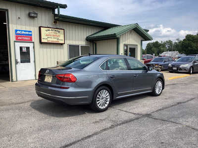 2016 Volkswagen Passat, $7990. Photo 5