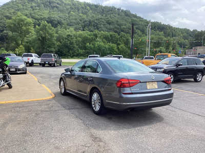 2016 Volkswagen Passat, $7990. Photo 6