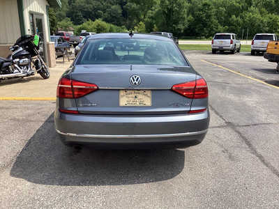 2016 Volkswagen Passat, $7990. Photo 9