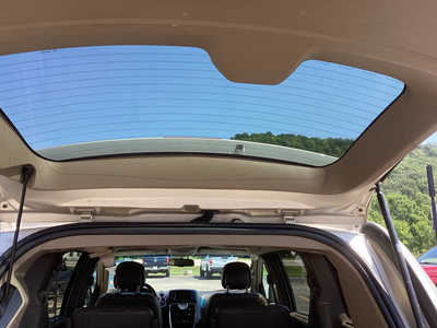 2014 Chrysler Town & Country, $4450. Photo 10