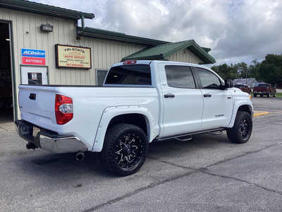 2015 Toyota Tundra Crew Cab, $30990. Photo 4