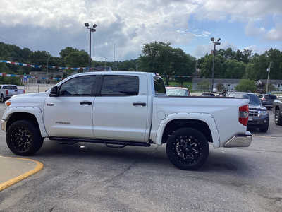 2015 Toyota Tundra Crew Cab, $30990. Photo 7