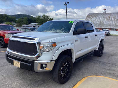 2015 Toyota Tundra Crew Cab, $30990. Photo 8