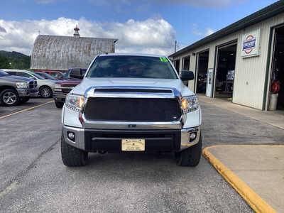 2015 Toyota Tundra Crew Cab, $30990. Photo 9