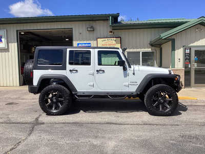 2017 Jeep Wrangler Unlimited, $20990. Photo 4