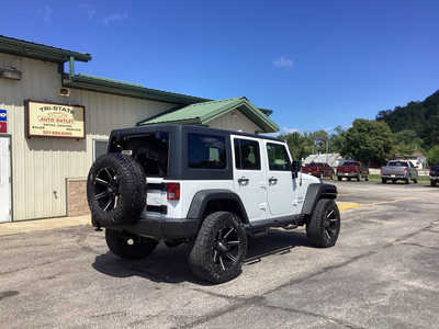 2017 Jeep Wrangler Unlimited, $20990. Photo 5