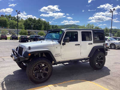 2017 Jeep Wrangler Unlimited, $20990. Photo 8