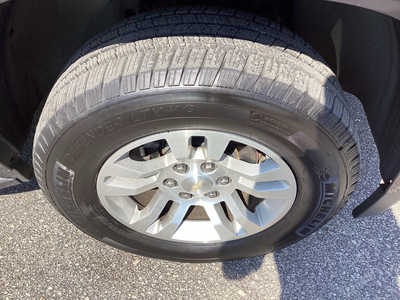2018 Chevrolet Suburban, $24990. Photo 11