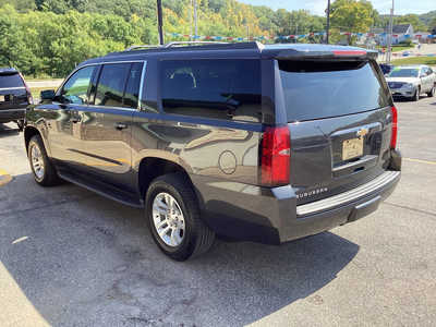 2018 Chevrolet Suburban, $24990. Photo 5