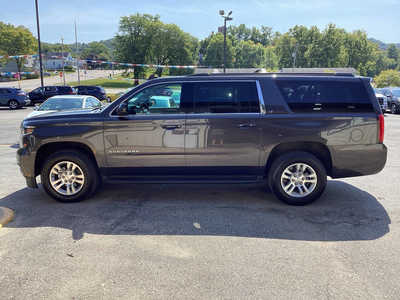 2018 Chevrolet Suburban, $24990. Photo 6