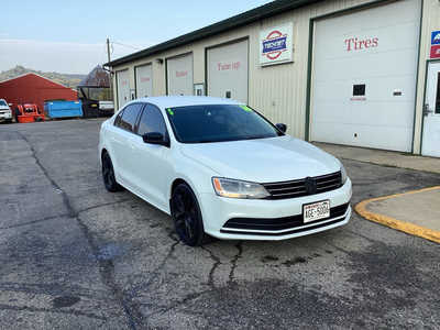 2016 Volkswagen Jetta, $7990. Photo 2