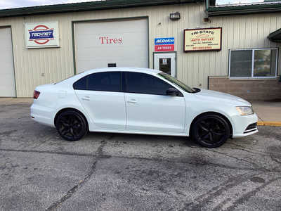 2016 Volkswagen Jetta, $7990. Photo 4