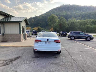 2016 Volkswagen Jetta, $7990. Photo 6