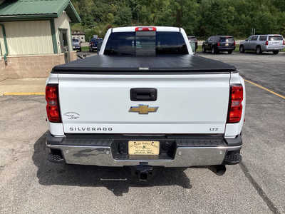 2015 Chevrolet 3500 Crew Cab, $37990. Photo 5
